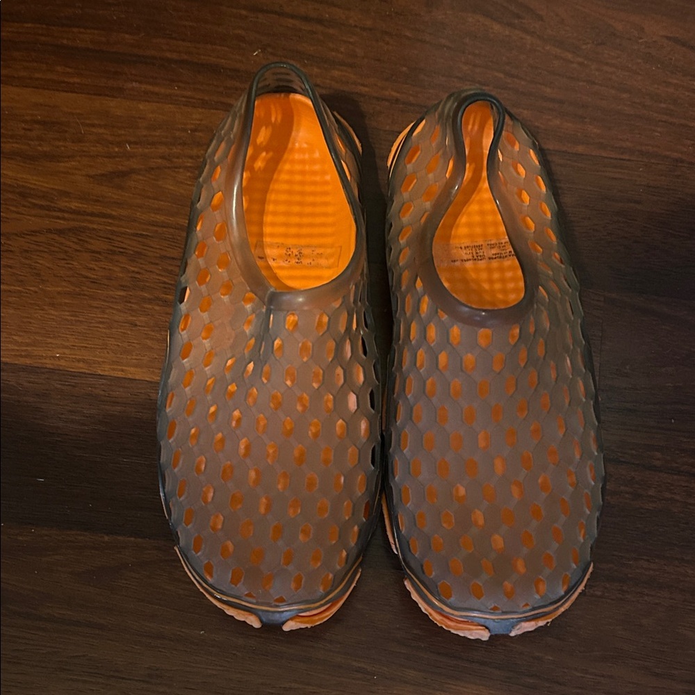 Swim shoes